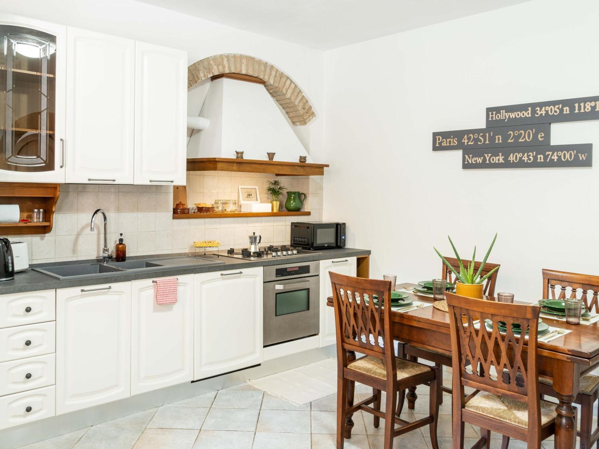 Casa Serena - Appartamento A San Gimignano Bagian luar foto